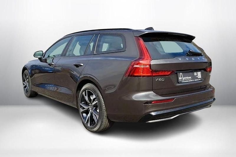 Gebraucht Volvo V60 Ultimate 197 PS (144 kW) 2024 Platinum grey / metallic Kombi
