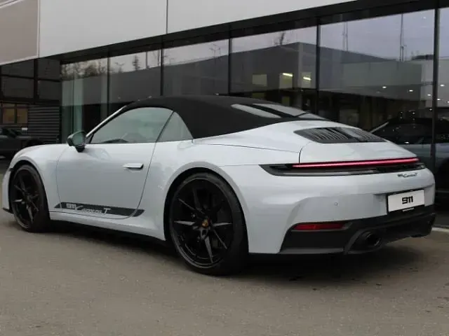 Gebraucht Porsche 992 394 PS (289 kW) 2026 Eisgraumetallic (metallic)
