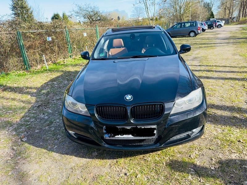 Gebraucht BMW 330 245 PS (180 kW) 2012 Schwarz Kombi