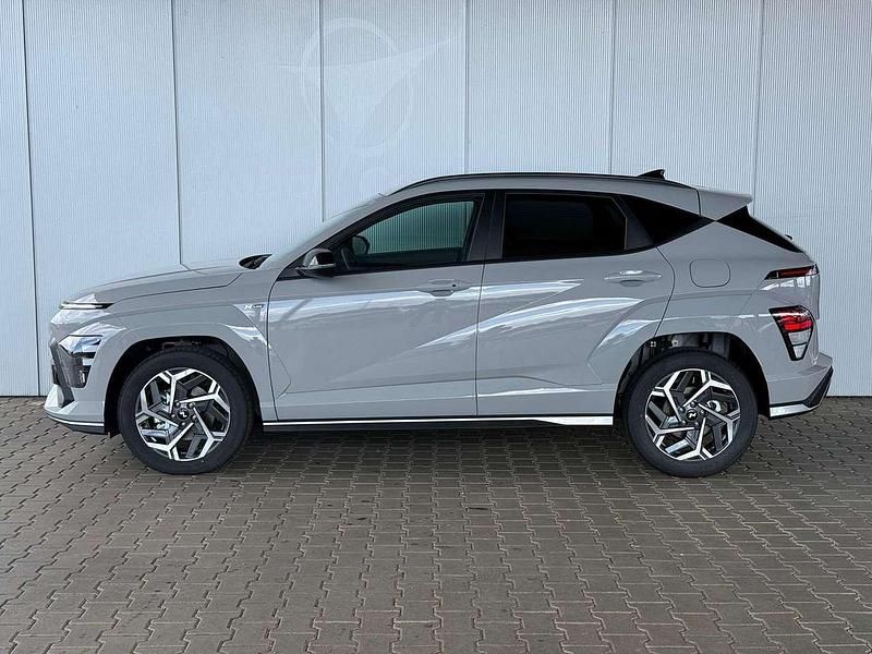 Grau Neu 2025 Hyundai Kona N Line SUV | 30.600 € (Fairer Preis) - Bild 1/4