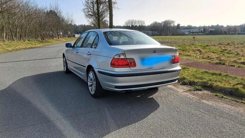 Gebraucht BMW 320 170 PS (125 kW) 2001 Silber Limousine