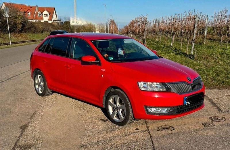 Gebraucht Skoda Rapid Drive 105 PS (77 kW) 2015 Rot Limousine