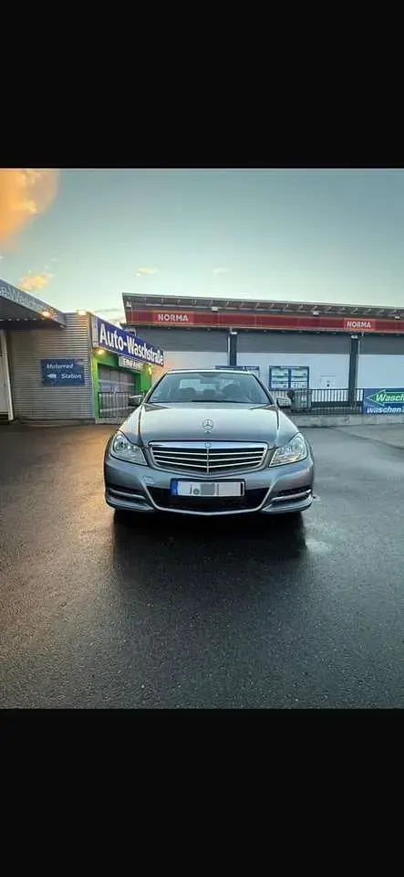 Gebraucht Mercedes C180 Elegance 156 PS (114 kW) 2011 Limousine
