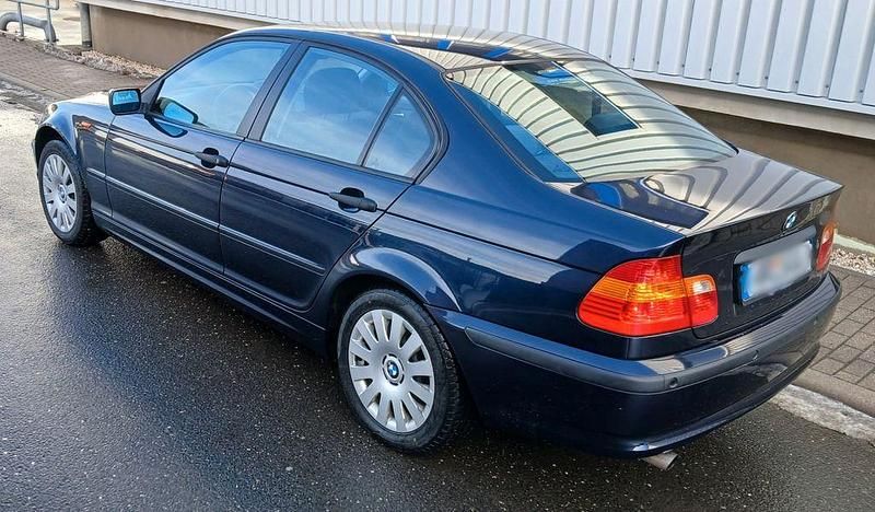 Gebraucht BMW 318 143 PS (105 kW) 2004 Blau Limousine