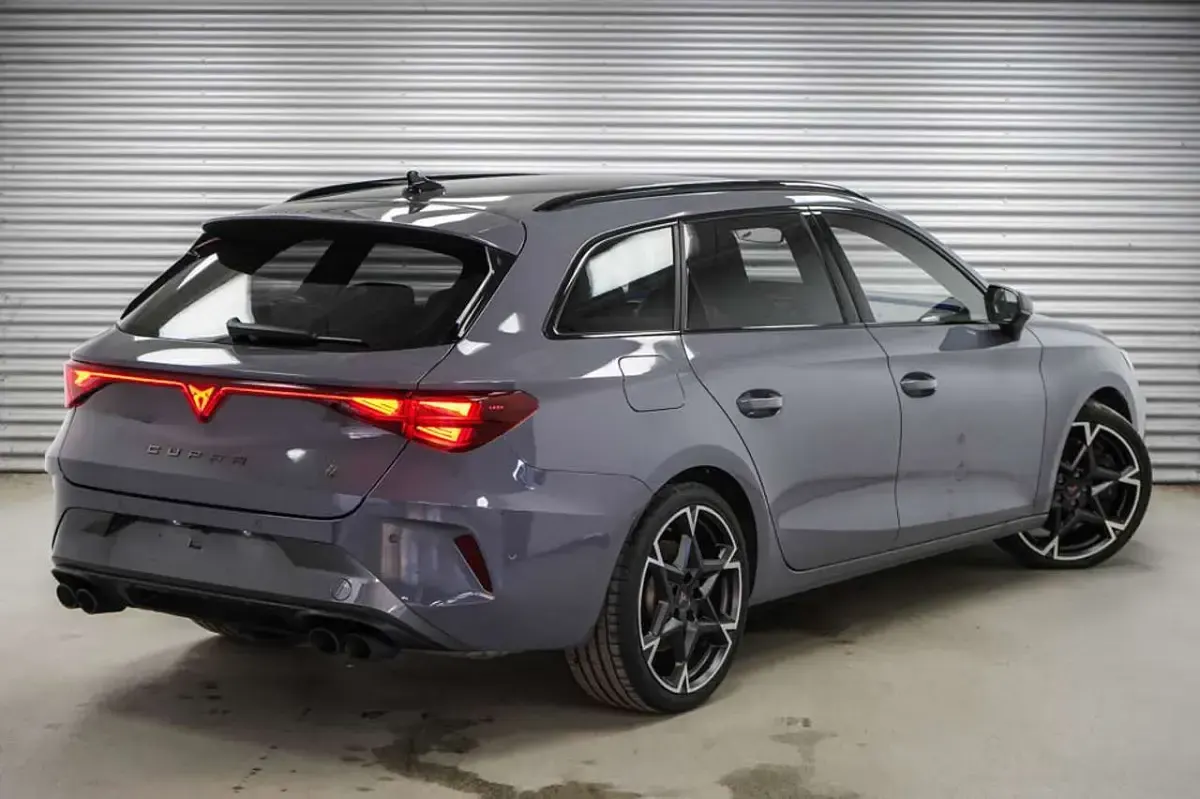 Gebraucht Cupra Leon VZ 333 PS (244 kW) 2025 Graphene grau metallic (r6) Kombi