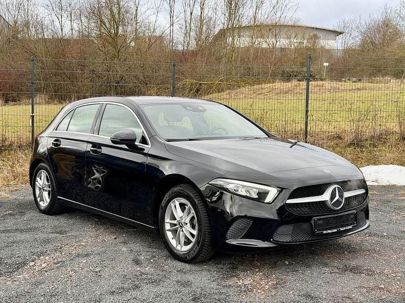 Gebraucht Mercedes A200 163 PS (119 kW) 2018 Schwarz Limousine