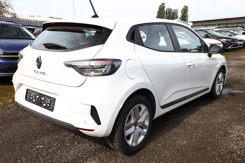 Begagnad Renault Clio V Evolution 91 HK (66 kW) 2024 Vit Halvkombi