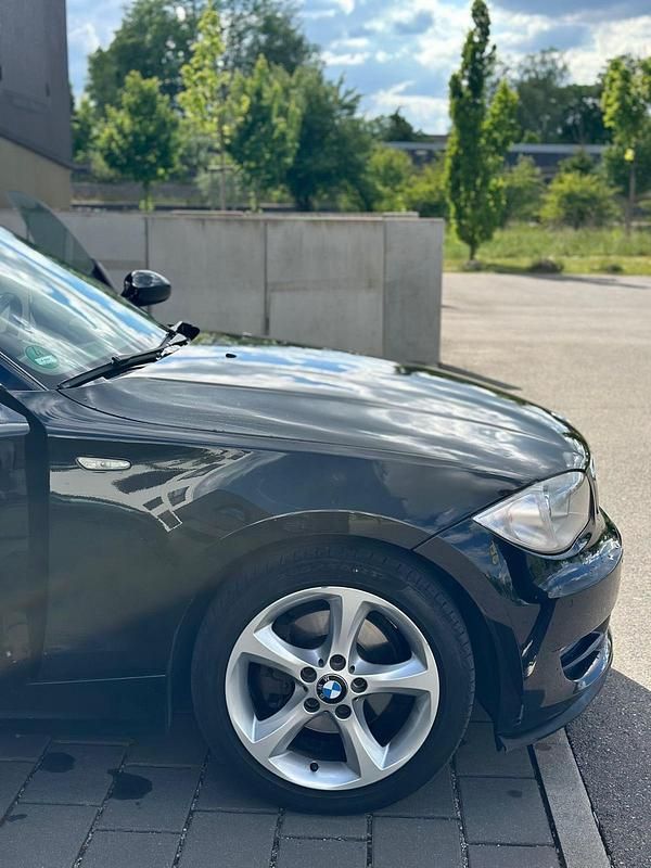 Gebraucht BMW 120 Cabriolet 178 PS (130 kW) 2009 Schwarz Cabrio
