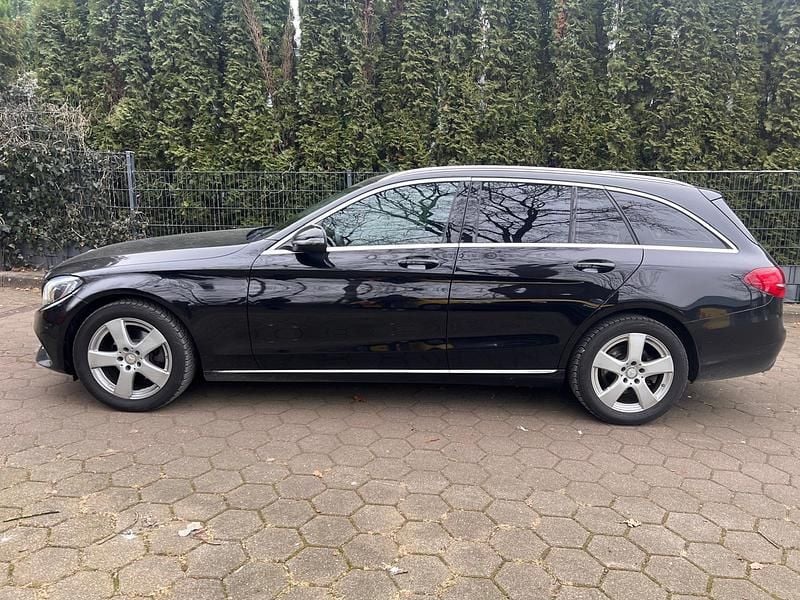 Gebraucht Mercedes C180 116 PS (85 kW) 2015 Schwarz Kombi