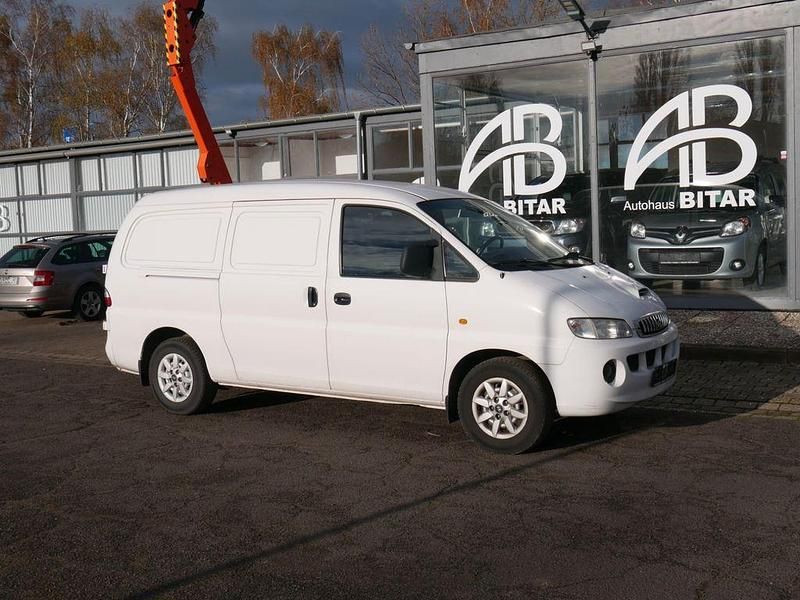 Gebraucht Hyundai H-1 140 PS (102 kW) 2006 Weiß Van / Kleinbus
