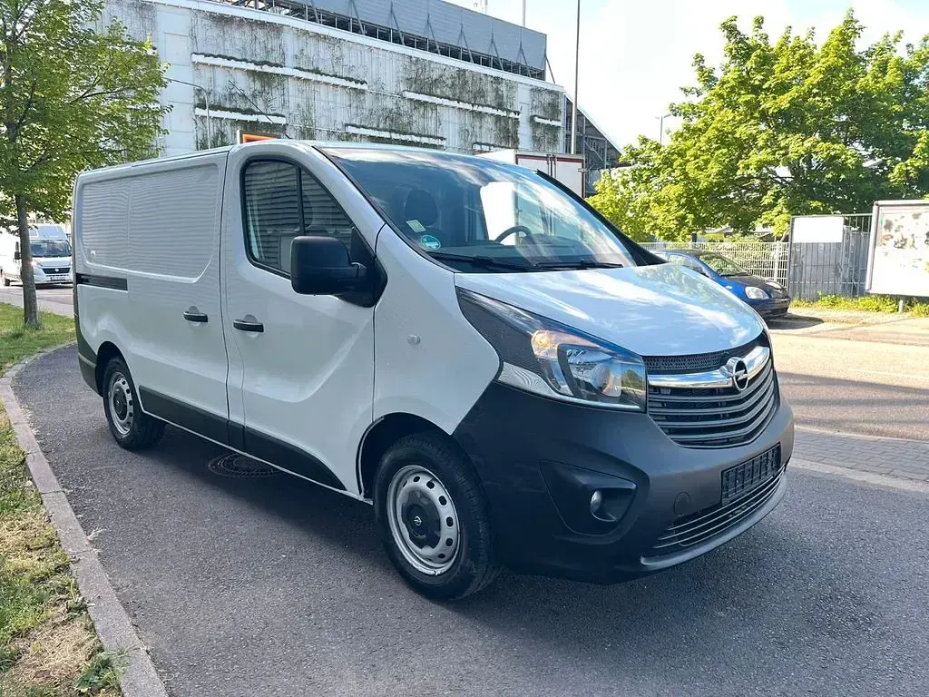 Używany Opel Vivaro 120 KM (88 kW) 2019 Biały Minivan