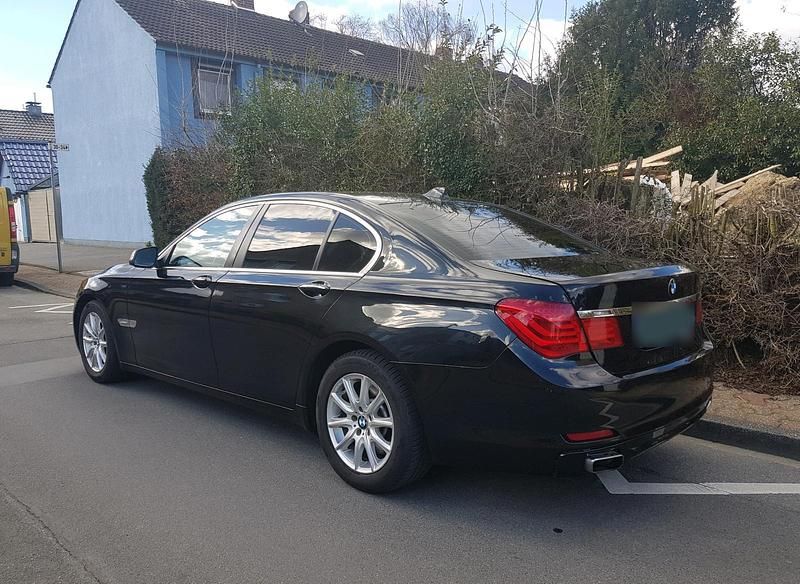 Gebraucht BMW 730 224 PS (164 kW) 2009 Schwarz Limousine