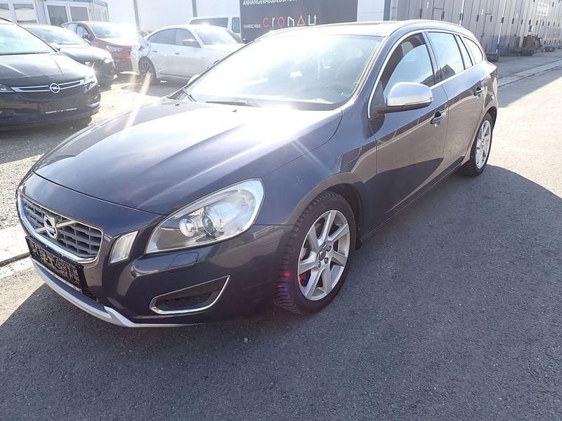 Gebraucht Volvo V60 Summum 163 PS (119 kW) 2012 Blau Kombi
