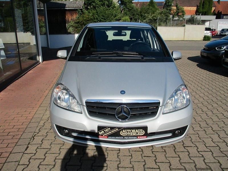 Silber Gebraucht 2010 Mercedes A160 Kleinwagen | 2.900 € (Guter Preis) - Bild 1/4