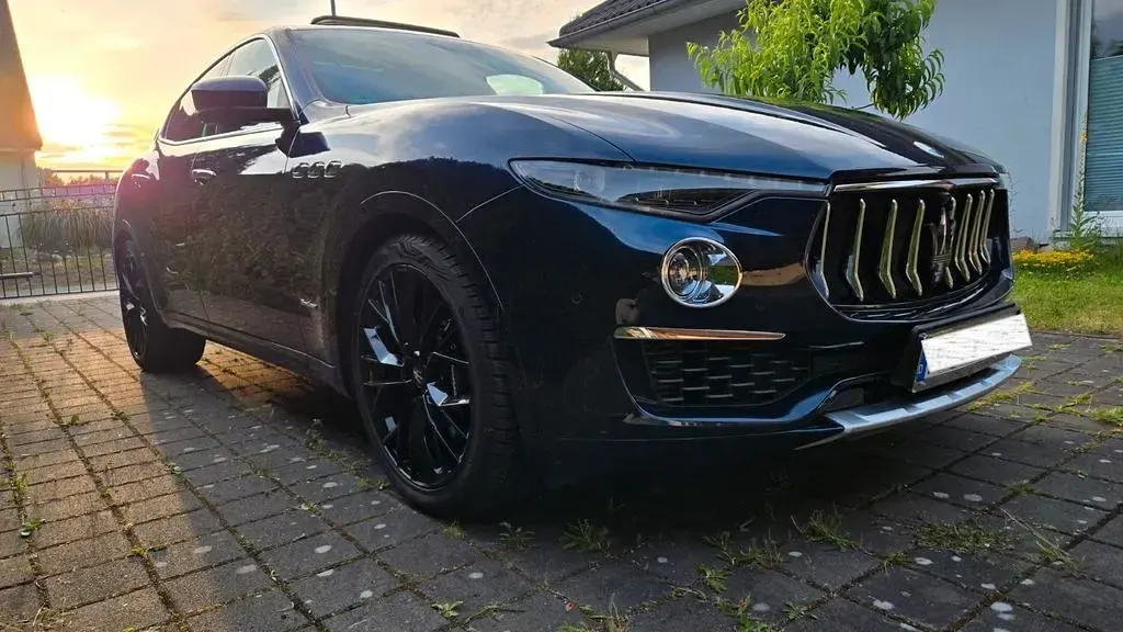 Gebraucht Maserati Levante GranLusso 275 PS (202 kW) 2019 Blau SUV