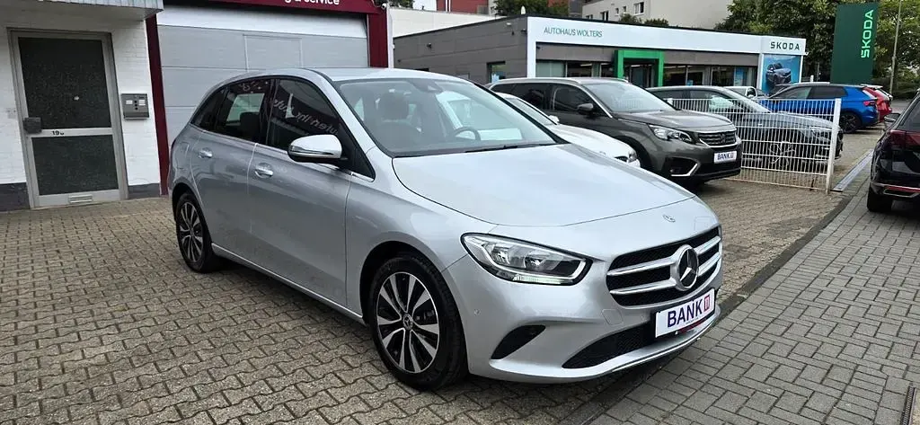 Gebraucht Mercedes B250e 160 PS (117 kW) 2022 Silber Kleinwagen