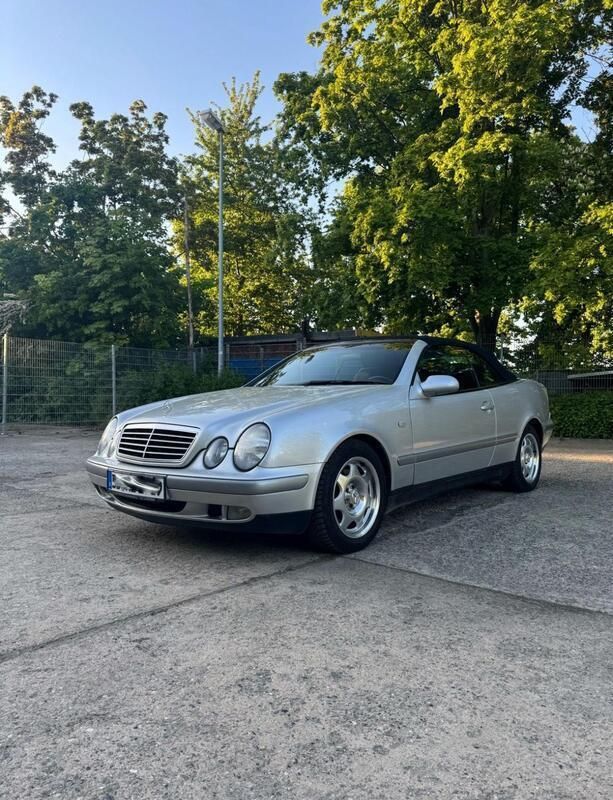 Silber Gebraucht 2000 Mercedes CLK320 Cabrio | 6.500 € (Fairer Preis) - Bild 1/4
