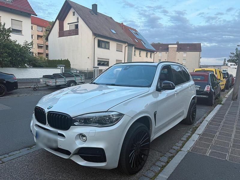 Weiß Gebraucht 2014 BMW M550 Limousine | 23.000 € (Teuer) - Bild 1/4