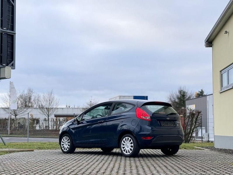 Gebraucht Ford Fiesta Trend 60 PS (44 kW) 2010 Blau Kleinwagen
