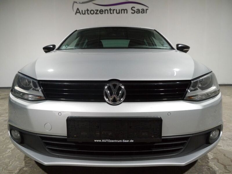 Gebraucht VW Jetta Match 105 PS (77 kW) 2012 Silber Limousine