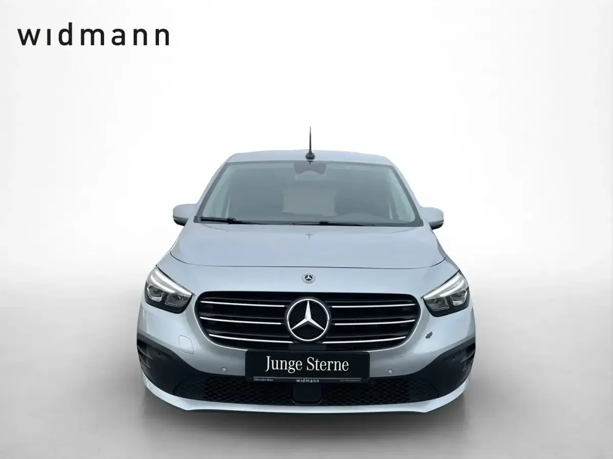 Gebraucht Mercedes T180 Progressive 116 PS (85 kW) 2022 Helvinsilber metallic Van / Kleinbus
