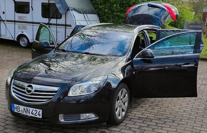 Gebraucht Opel Insignia 160 PS (117 kW) 2013 Schwarz Kombi