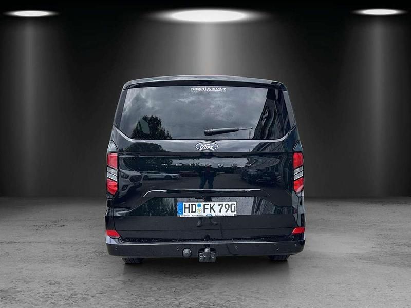 Gebraucht Ford Tourneo Titanium 170 PS (125 kW) 2025 Agate black Van / Kleinbus