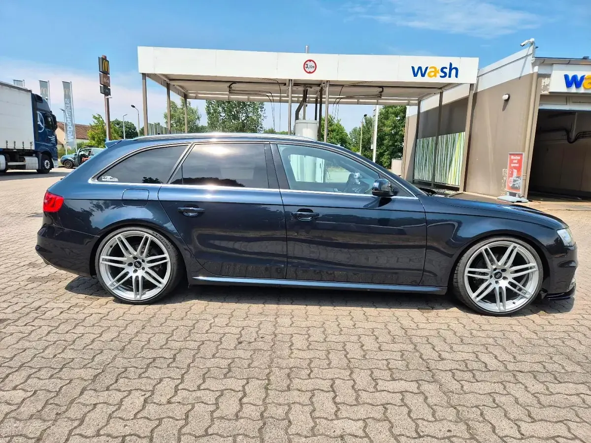 Gebraucht Audi A4 S-Line 205 PS (150 kW) 2012 Blau Kombi