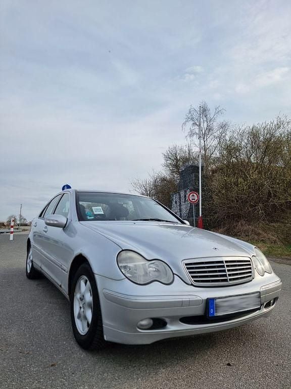 Gebraucht Mercedes C180 Elegance 143 PS (105 kW) 2002 Silber Limousine