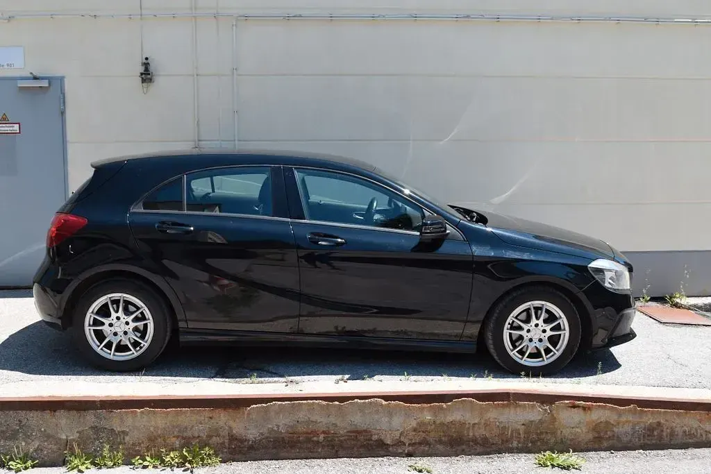 Gebraucht Mercedes A200 136 PS (100 kW) 2015 Schwarz Kleinwagen