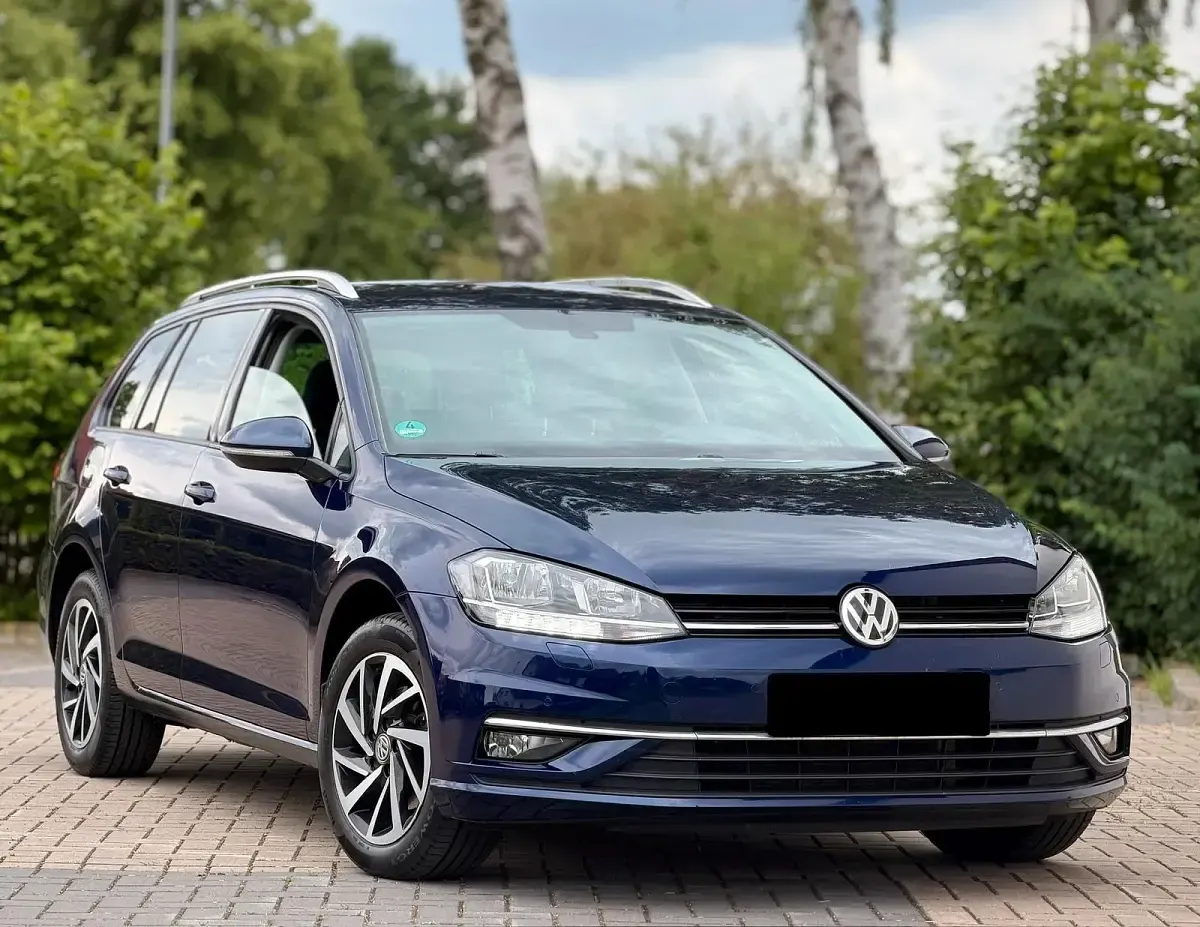 Gebraucht VW Golf VII Highline 116 PS (85 kW) 2019 Blau Kombi