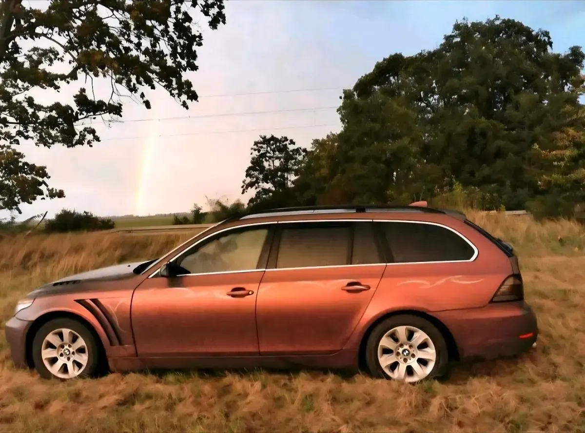 Gebraucht BMW 520 178 PS (130 kW) 2004 Violet Kombi