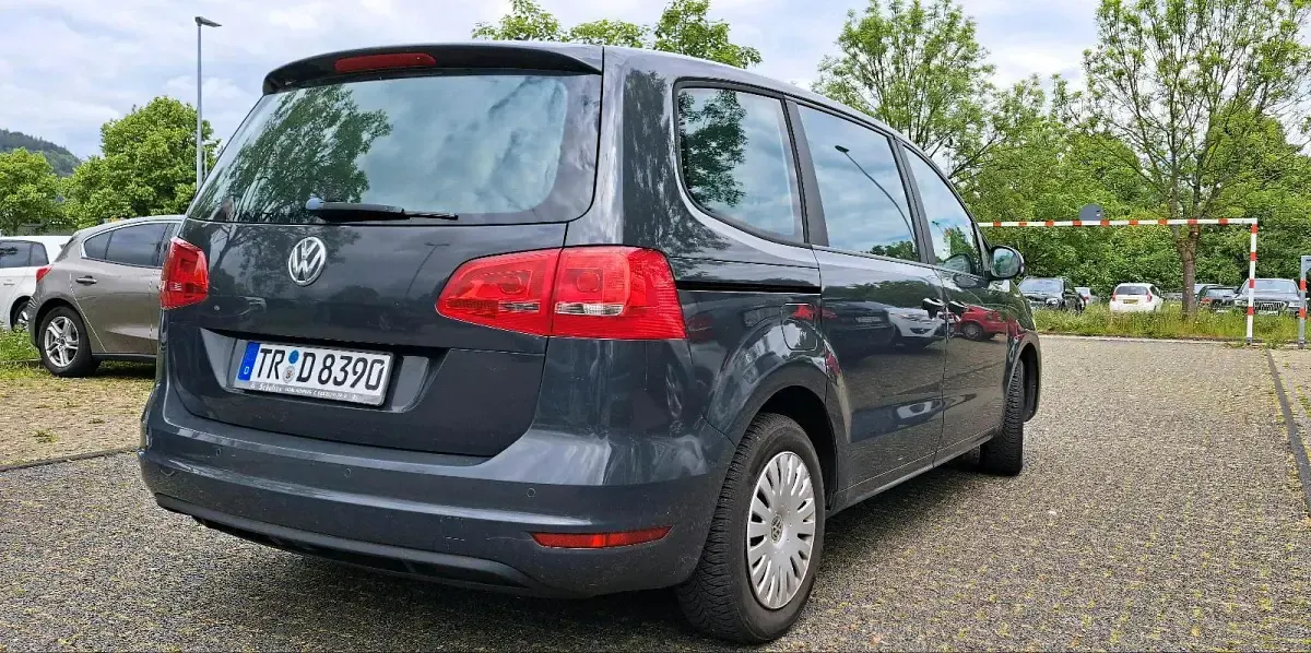 Gebraucht VW Sharan 140 PS (102 kW) 2014 Grau Van / Kleinbus