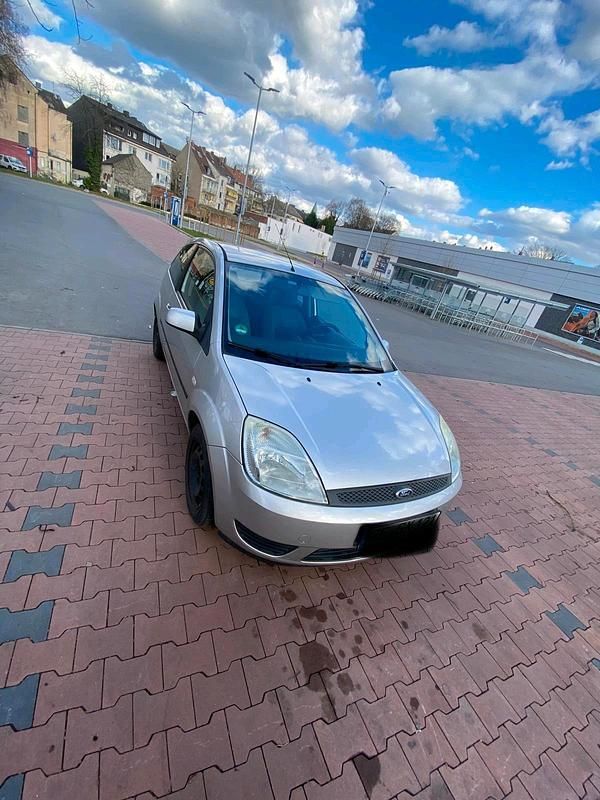 Gebraucht Ford Fiesta 75 PS (55 kW) 2005 Silber Kleinwagen