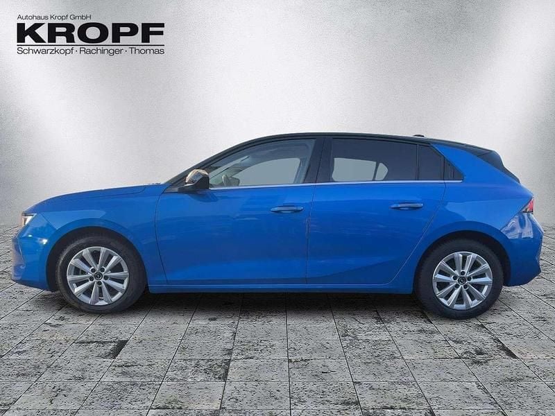 Gebraucht Opel Astra 131 PS (96 kW) 2023 Kobalt blau/vertigo blau Limousine