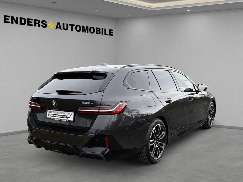 Gebraucht BMW 520 M Sport 197 PS (144 kW) 2025 Grau Kombi
