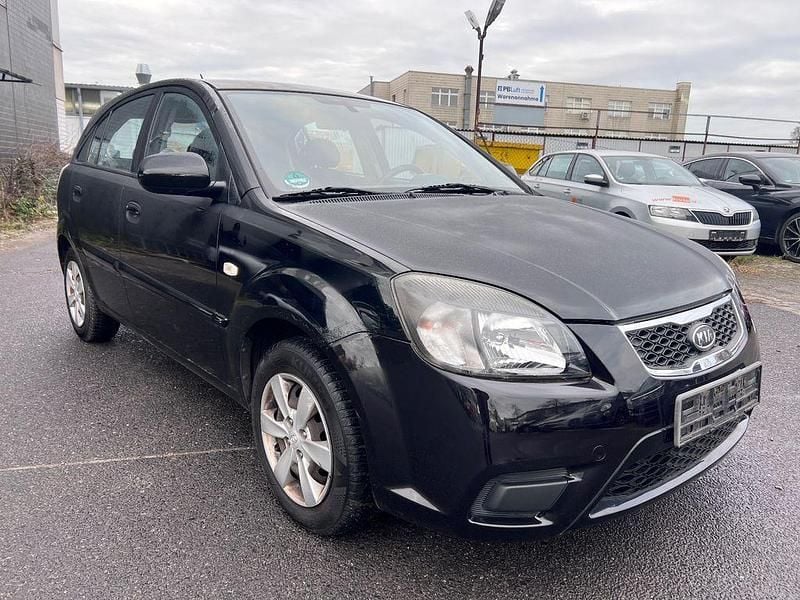 Gebraucht Kia Rio 97 PS (71 kW) 2011 Schwarz Limousine