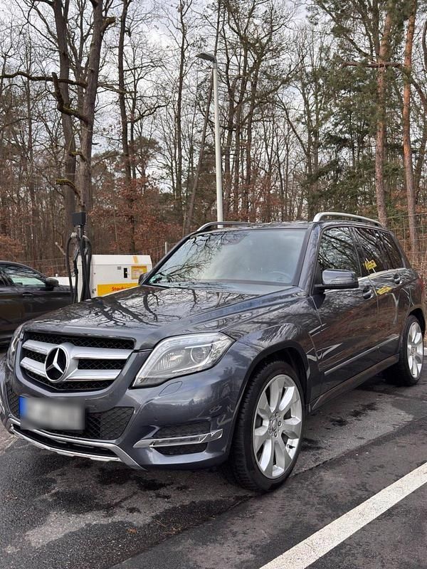 Grau Gebraucht 2012 Mercedes GLK250 SUV | 14.800 € (Etwas zu teuer) - Bild 1/4