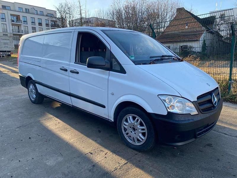 Gebraucht Mercedes Vito 95 PS (69 kW) 2012 Arktikweiss Van