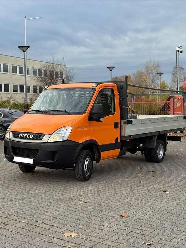 Gebraucht Iveco Daily 145 PS (106 kW) 2009 Orange Van