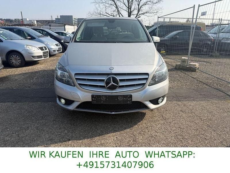 Gebraucht Mercedes B180 122 PS (89 kW) 2012 Silber Van / Kleinbus