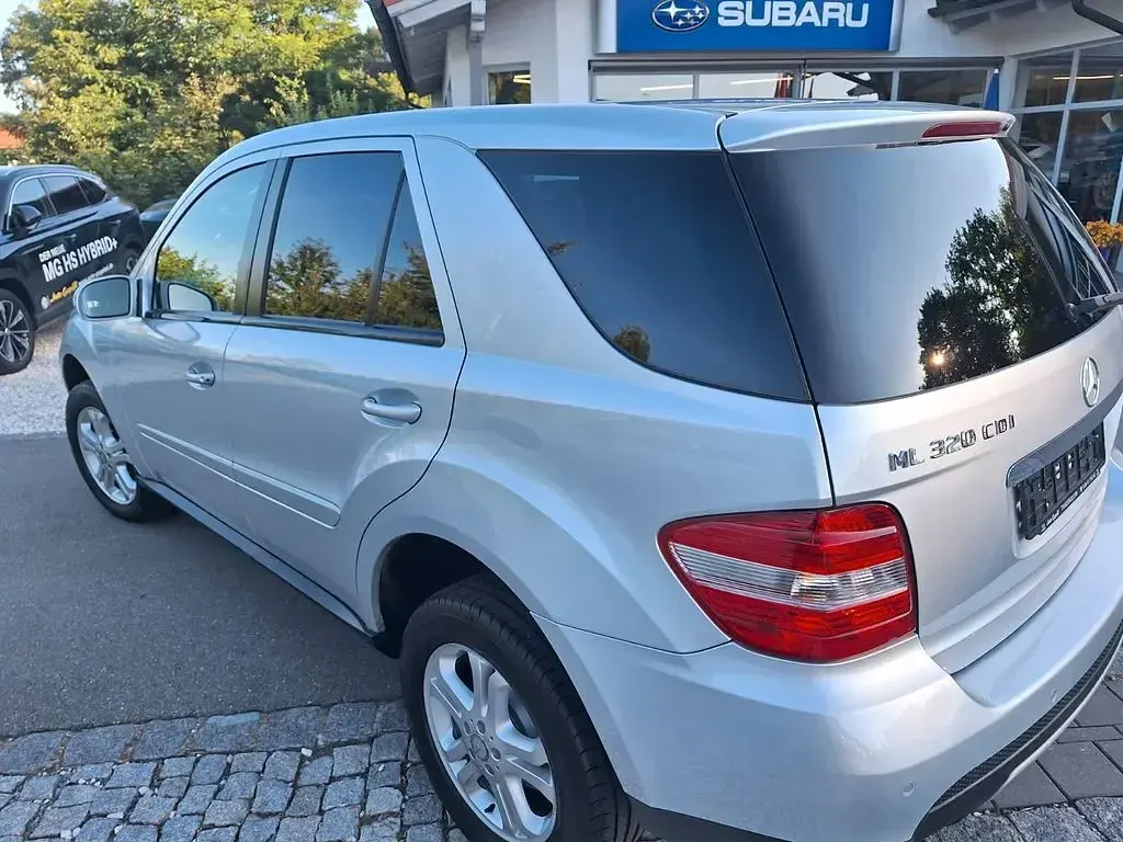 Gebraucht Mercedes ML320 224 PS (164 kW) 2008 Iridiumsilber SUV