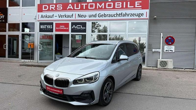Gebraucht BMW 220 Sport Line 190 PS (139 kW) 2018 Glaciersilber Van / Kleinbus