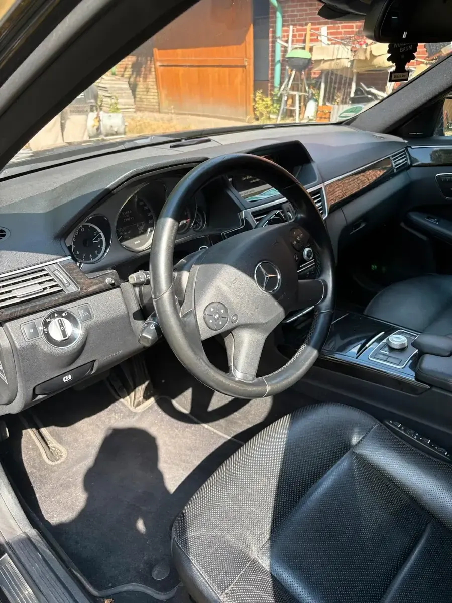 Gebraucht Mercedes E350 231 PS (169 kW) 2010 Schwarz Kombi