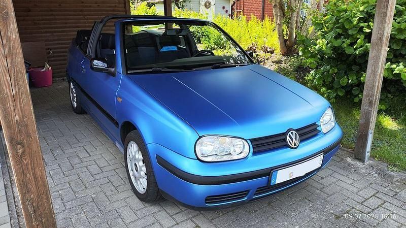 Blau Gebraucht 1999 VW Golf Cabriolet Highline Cabrio | 3.500 € (Fairer Preis) - Bild 1/4