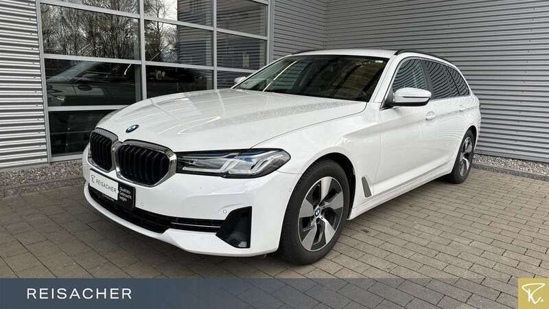 Alpinweiss Gebraucht 2023 BMW 520 Sport Line Kombi | 30.899 € (Superpreis) - Bild 1/4