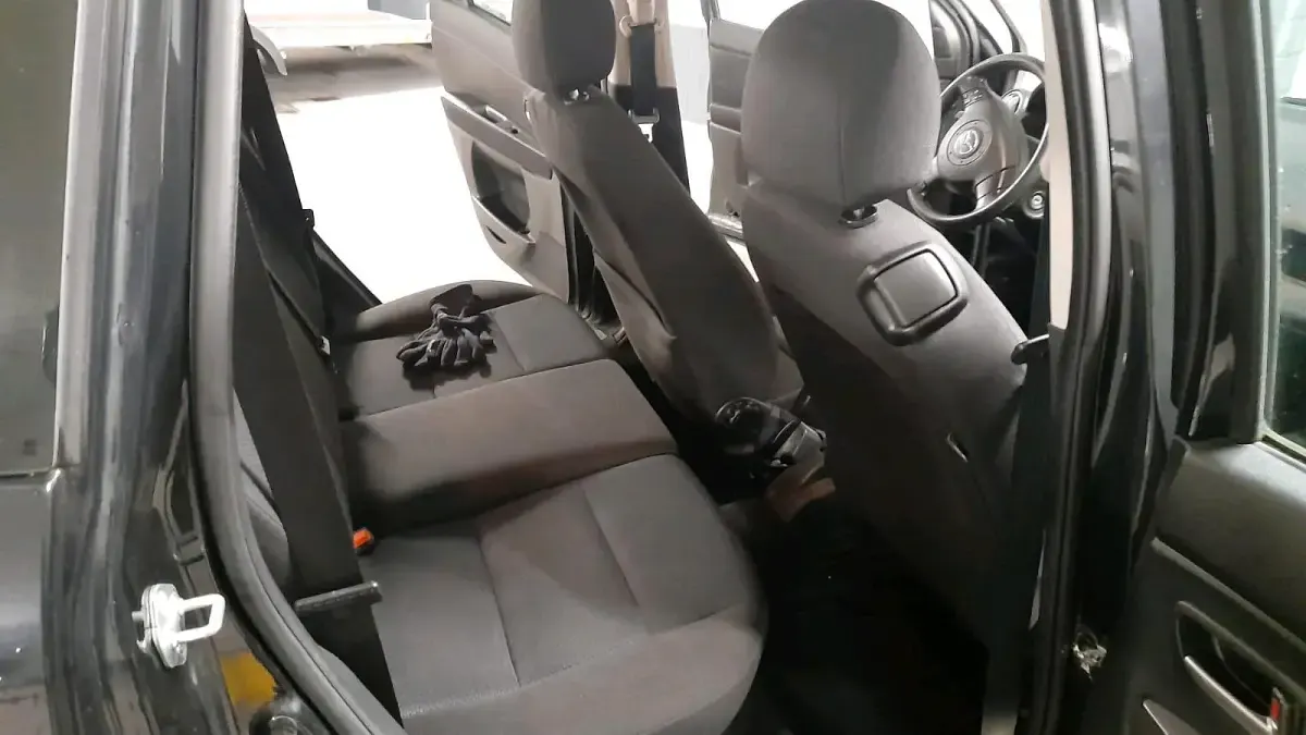 Usata Mazda 2 80 CV (58 kW) 2006 Nero Utilitaria
