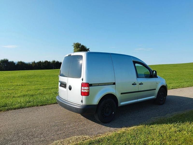Gebraucht VW Caddy Edition 102 PS (75 kW) 2015 Silber Van / Kleinbus