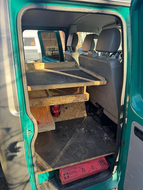 Gebraucht VW T5 120 PS (88 kW) 2012 Grau Van