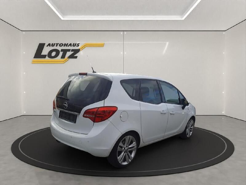 Gebraucht Opel Meriva Design Edition 140 PS (102 kW) 2011 Keine angabe casablancaweiss/saphirschwarz Van / Kleinbus